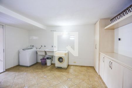 Casa à venda com 260m², 3 quartos e 2 vagas Casa à venda com 260m², 3 quartos e 2 vagasArea de Serviço