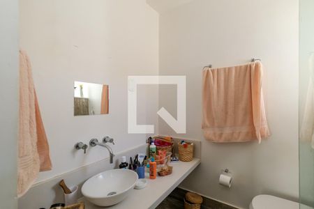 Casa à venda com 250m², 4 quartos e 1 vaga Casa à venda com 250m², 4 quartos e 1 vagaBanheiro da Suíte