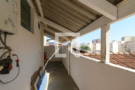 Casa à venda com 250m², 4 quartos e 1 vaga Casa à venda com 250m², 4 quartos e 1 vagavaranda