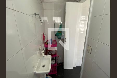 Apartamento à venda com 76m², 2 quartos e 1 vaga Apartamento à venda com 76m², 2 quartos e 1 vagaBanheiro de serviço