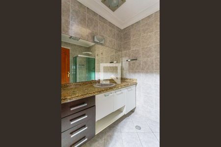 Casa à venda com 250m², 3 quartos e 5 vagas Casa à venda com 250m², 3 quartos e 5 vagasBanheiro