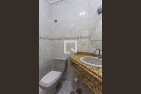 Casa à venda com 250m², 3 quartos e 5 vagas Casa à venda com 250m², 3 quartos e 5 vagasLavabo