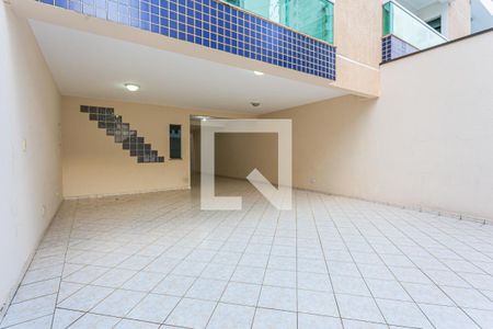 Casa à venda com 250m², 3 quartos e 5 vagas Casa à venda com 250m², 3 quartos e 5 vagasGaragem