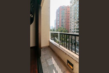 Varanda de apartamento para alugar com 1 quarto, 45m² em Jardim Paulista, São Paulo