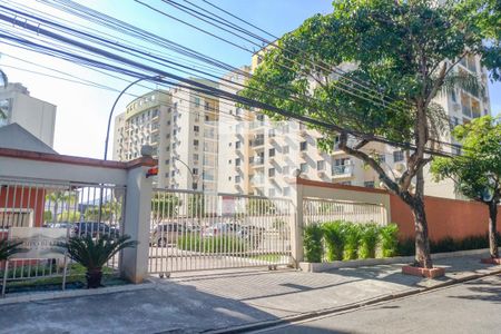 Apartamento para alugar com 50m², 2 quartos e 1 vaga Apartamento para alugar com 50m², 2 quartos e 1 vagaFachada