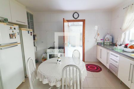 Casa à venda com 195m², 3 quartos e 4 vagas Casa à venda com 195m², 3 quartos e 4 vagasCozinha Copa
