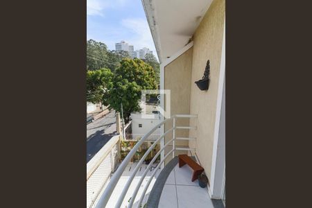 Casa à venda com 195m², 3 quartos e 4 vagas Casa à venda com 195m², 3 quartos e 4 vagasVaranda