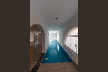 Casa à venda com 1000m², 13 quartos e 4 vagasPiscina