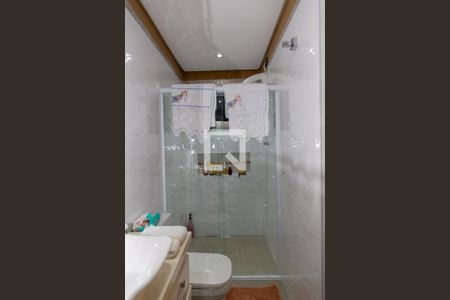 Casa à venda com 380m², 3 quartos e 2 vagasBanheiro da Suíte 1