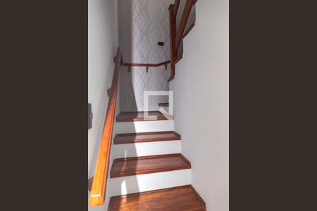 Casa à venda com 380m², 3 quartos e 2 vagasEscada