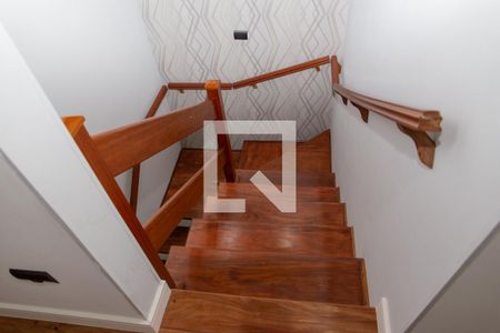 Casa à venda com 380m², 3 quartos e 2 vagasEscada