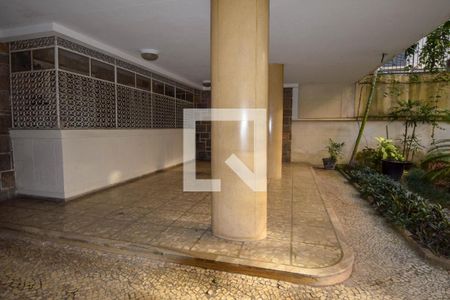 Apartamento à venda com 215m², 4 quartos e 1 vaga Apartamento à venda com 215m², 4 quartos e 1 vagaÁrea comum