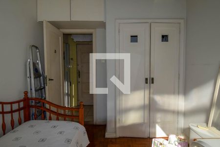 Apartamento à venda com 215m², 4 quartos e 1 vaga Apartamento à venda com 215m², 4 quartos e 1 vagaQuarto de Serviço