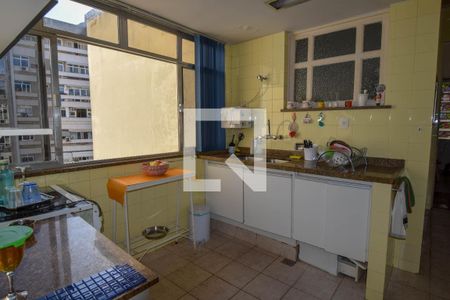 Apartamento à venda com 215m², 4 quartos e 1 vaga Apartamento à venda com 215m², 4 quartos e 1 vagaCozinha