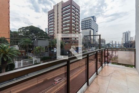 Apartamento à venda com 224m², 3 quartos e 2 vagas Apartamento à venda com 224m², 3 quartos e 2 vagasVaranda do quarto 2