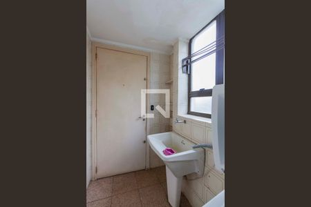 Apartamento à venda com 224m², 3 quartos e 2 vagas Apartamento à venda com 224m², 3 quartos e 2 vagasLavanderia