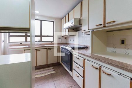 Apartamento à venda com 224m², 3 quartos e 2 vagas Apartamento à venda com 224m², 3 quartos e 2 vagasCozinha