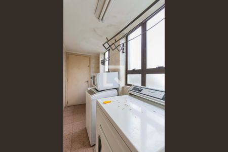 Apartamento à venda com 224m², 3 quartos e 2 vagas Apartamento à venda com 224m², 3 quartos e 2 vagasLavanderia