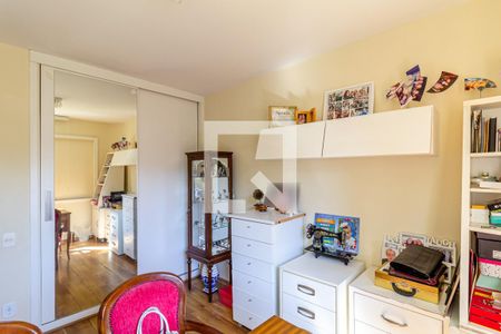 Apartamento à venda com 180m², 4 quartos e 2 vagas Apartamento à venda com 180m², 4 quartos e 2 vagasQuarto 2