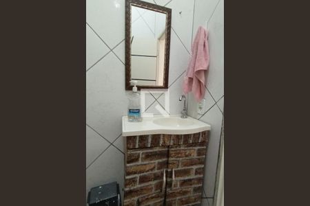 Casa à venda com 250m², 3 quartos e 6 vagas Casa à venda com 250m², 3 quartos e 6 vagasLavabo