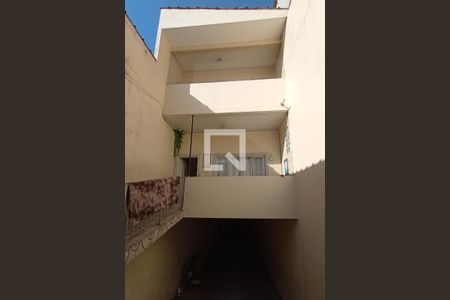 Casa à venda com 250m², 3 quartos e 6 vagas Casa à venda com 250m², 3 quartos e 6 vagasFachada