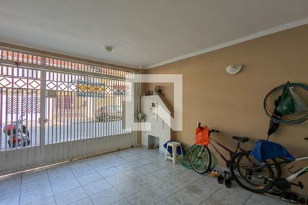 Casa à venda com 253m², 3 quartos e 2 vagas Casa à venda com 253m², 3 quartos e 2 vagasGaragem