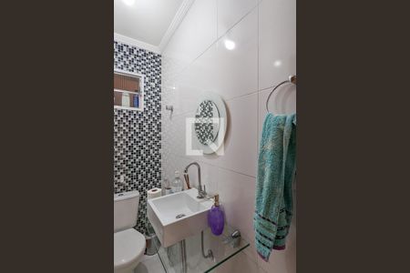 Casa à venda com 253m², 3 quartos e 2 vagas Casa à venda com 253m², 3 quartos e 2 vagasBanheiro de serviço