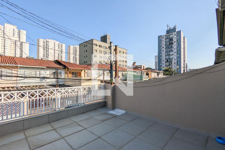 Casa à venda com 253m², 3 quartos e 2 vagas Casa à venda com 253m², 3 quartos e 2 vagasVaranda
