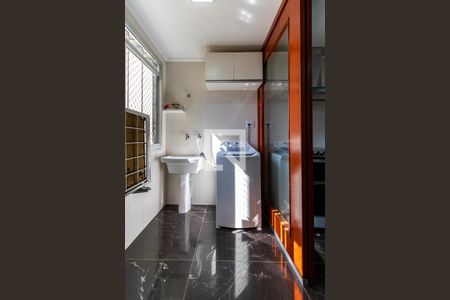 Apartamento à venda com 117m², 4 quartos e 2 vagas Apartamento à venda com 117m², 4 quartos e 2 vagasLavanderia