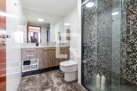 Apartamento à venda com 117m², 4 quartos e 2 vagas Apartamento à venda com 117m², 4 quartos e 2 vagasBanheiro da Suíte