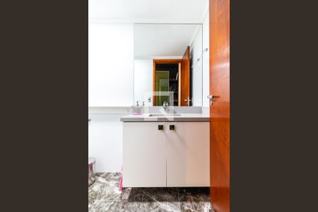 Apartamento à venda com 117m², 4 quartos e 2 vagas Apartamento à venda com 117m², 4 quartos e 2 vagasBanheiro