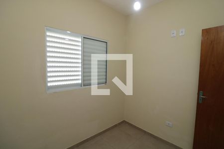 Quarto 2 de apartamento para alugar com 2 quartos, 30m² em Jardim Santa Teresinha, São Paulo