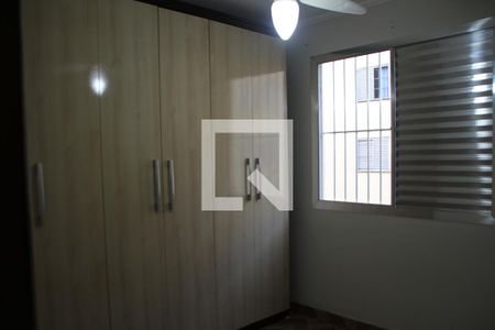 Dormitório 1 de apartamento para alugar com 2 quartos, 50m² em Jardim Redil, São Paulo