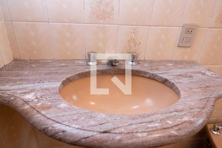 Casa à venda com 300m², 3 quartos e 3 vagas Casa à venda com 300m², 3 quartos e 3 vagasDetalhe do banheiro