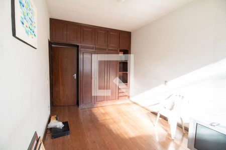 Casa à venda com 300m², 3 quartos e 3 vagas Casa à venda com 300m², 3 quartos e 3 vagasQuarto 2