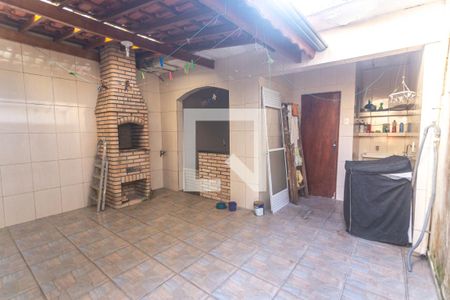 Casa à venda com 240m², 3 quartos e 2 vagasQuintal