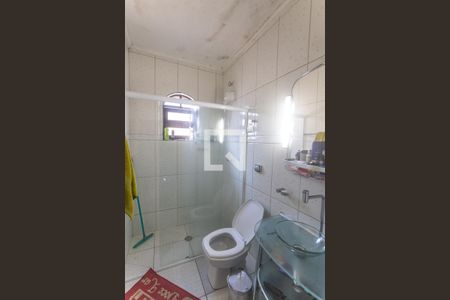 Casa à venda com 240m², 3 quartos e 2 vagasBanheiro suíte 1