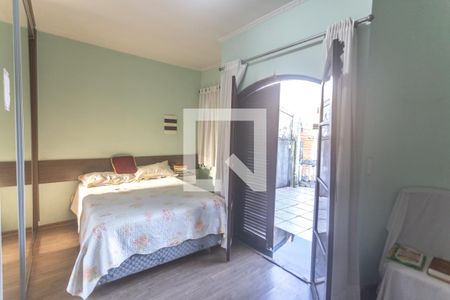 Casa à venda com 240m², 3 quartos e 2 vagasSuíte 2