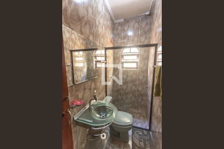 Casa à venda com 240m², 3 quartos e 2 vagasBanheiro social