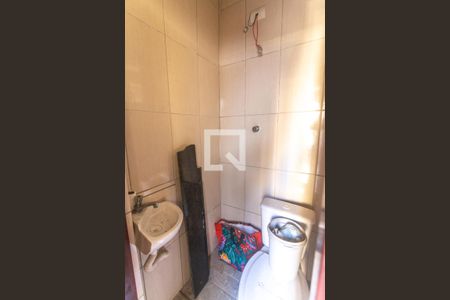 Casa à venda com 240m², 3 quartos e 2 vagasBanheiro de serviço