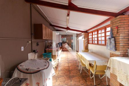 Casa à venda com 148m², 4 quartos e 4 vagasChurrasqueira