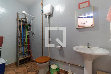 Casa à venda com 148m², 4 quartos e 4 vagasBanheiro 02