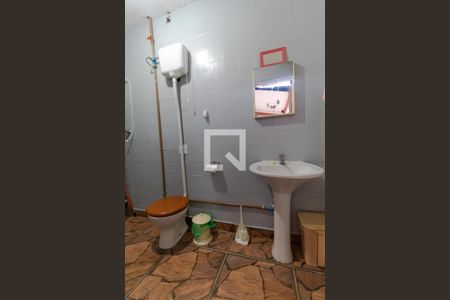 Casa à venda com 148m², 4 quartos e 4 vagasBanheiro 02