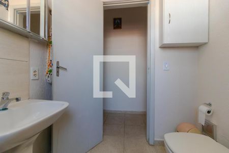 Casa à venda com 148m², 4 quartos e 4 vagasBanheiro 01