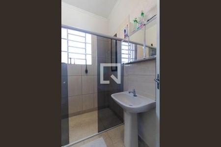 Casa à venda com 148m², 4 quartos e 4 vagasBanheiro 01