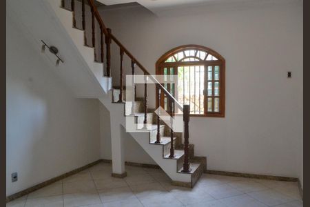 Sala de casa para alugar com 2 quartos, 93m² em Luz, Nova Iguaçu
