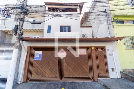 Casa à venda com 260m², 3 quartos e 2 vagas Casa à venda com 260m², 3 quartos e 2 vagasFachada