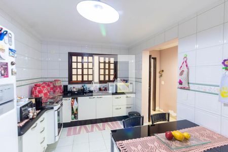 Casa à venda com 260m², 3 quartos e 2 vagas Casa à venda com 260m², 3 quartos e 2 vagasCozinha