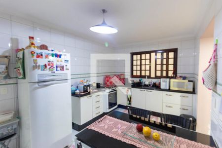 Casa à venda com 260m², 3 quartos e 2 vagas Casa à venda com 260m², 3 quartos e 2 vagasCozinha