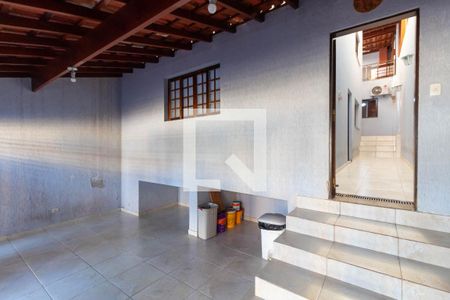 Casa à venda com 260m², 3 quartos e 2 vagas Casa à venda com 260m², 3 quartos e 2 vagasGaragem